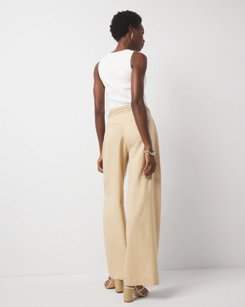 WHBM_Pleat20Waist20Wide20Leg_570387963_NEU006076_OF_ALT201.jpeg
