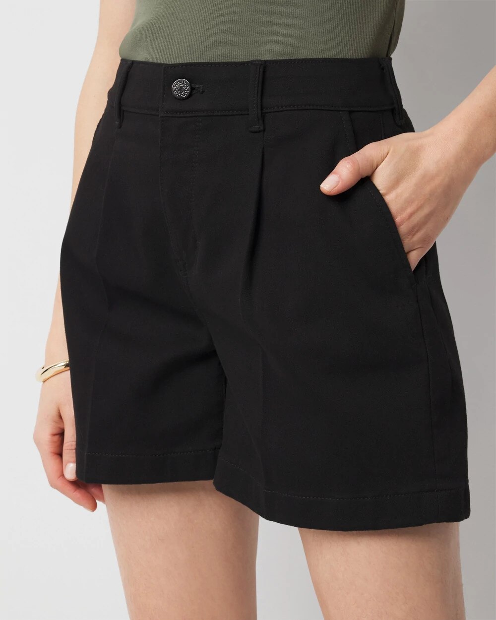 WHBM_Pleated20Denim20Short_570386370_BLK000001_OF_ALT202.jpeg