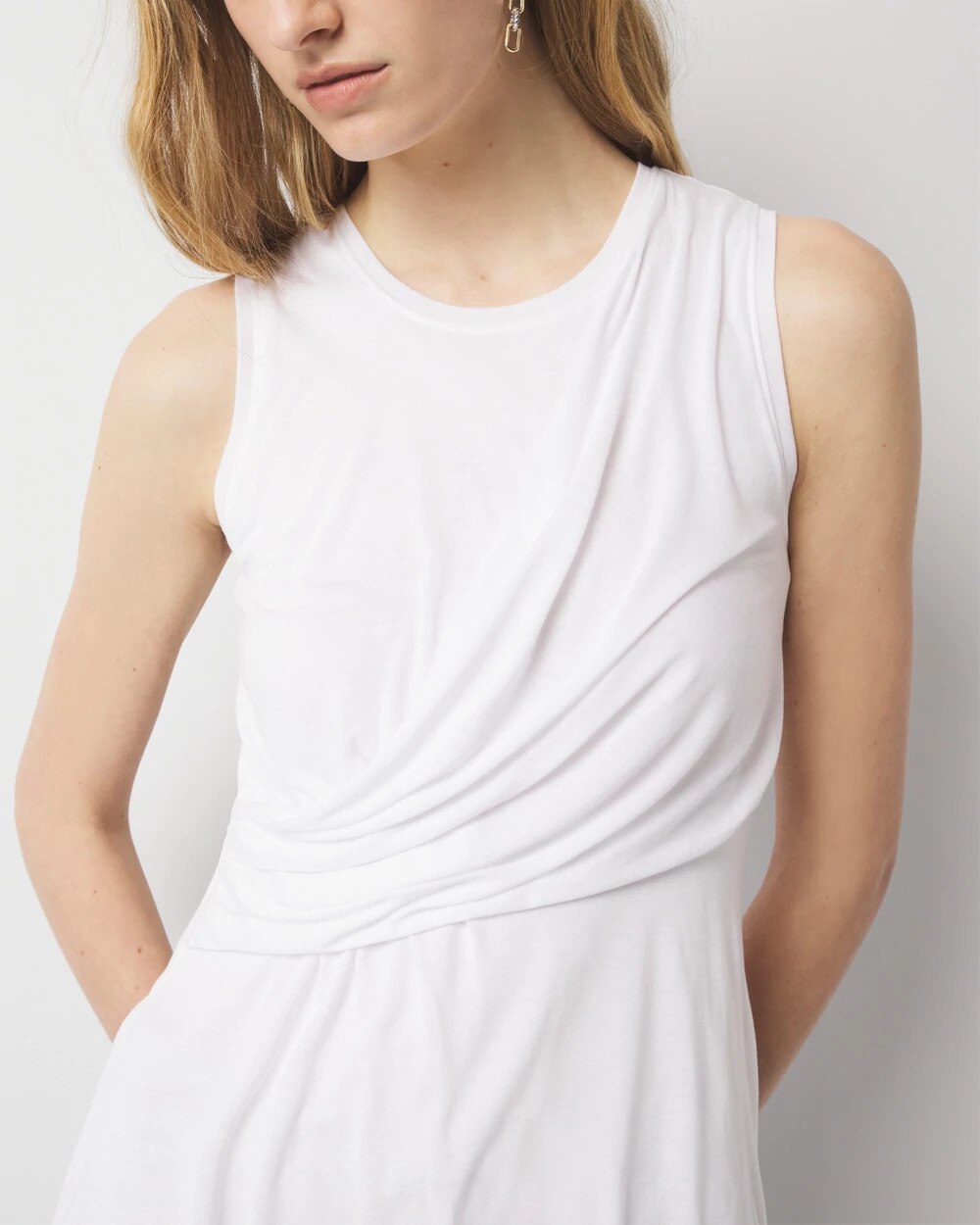 WHBM_Pleated20Wrap20Tank_570388156_WHT000100_OF_ALT202.jpeg