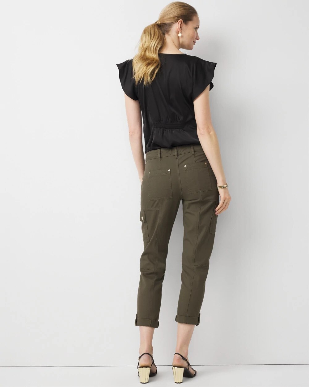 WHBM_Pret20Tapered20Crop_570403551_GRN007271_OF_ALT201.jpeg