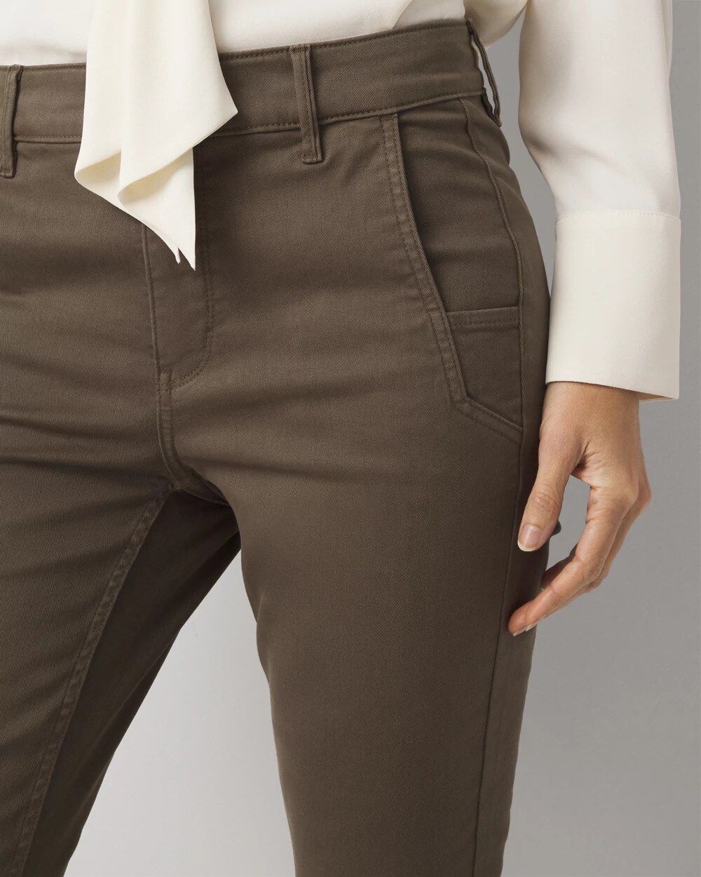 WHBM_Pret20Zip20Hem20Bootcut_570403089_GRN007271_OF_ALT202.jpeg