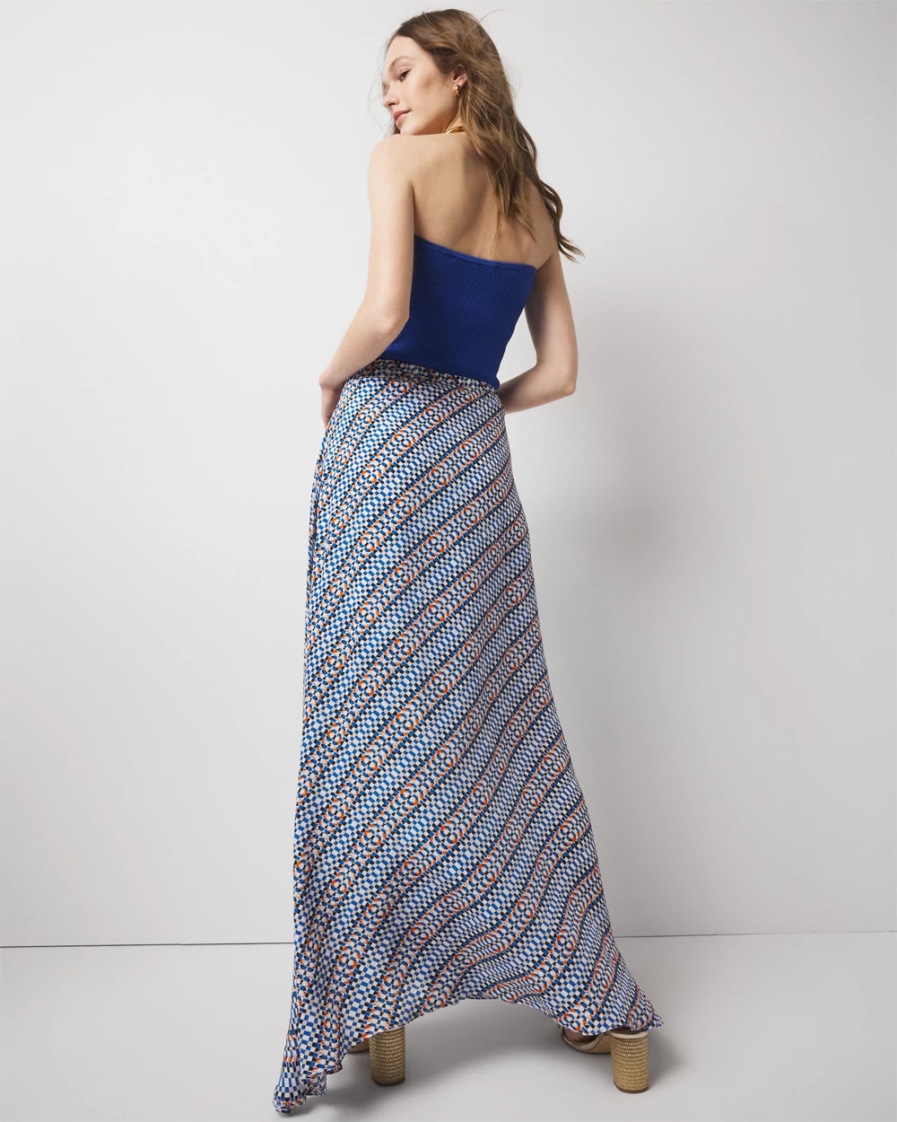 WHBM_Printed20Maxi20Skirt_570391878_IVO006764_OF_ALT201.jpeg