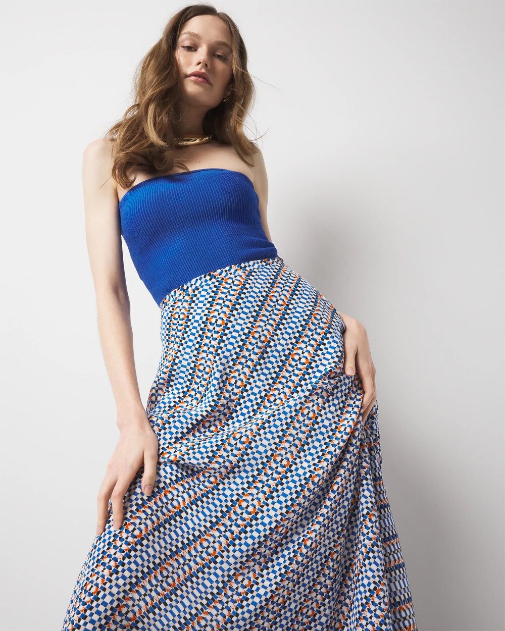 WHBM_Printed20Maxi20Skirt_570391878_IVO006764_OF_ALT203.jpeg