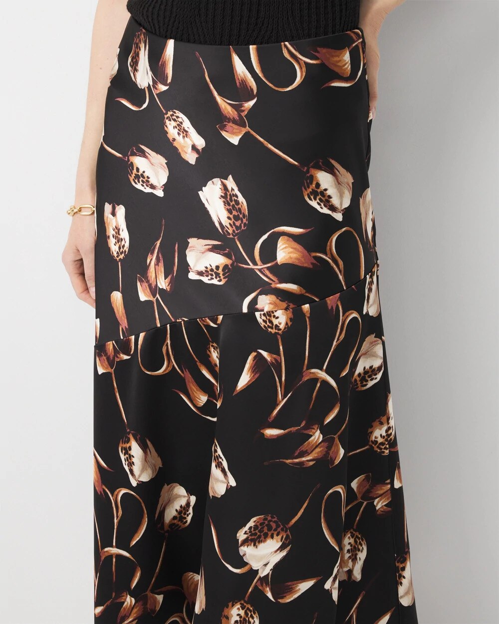 WHBM_Printed20Satin20Maxi_570403712_BLK007366_OF_ALT202.jpeg