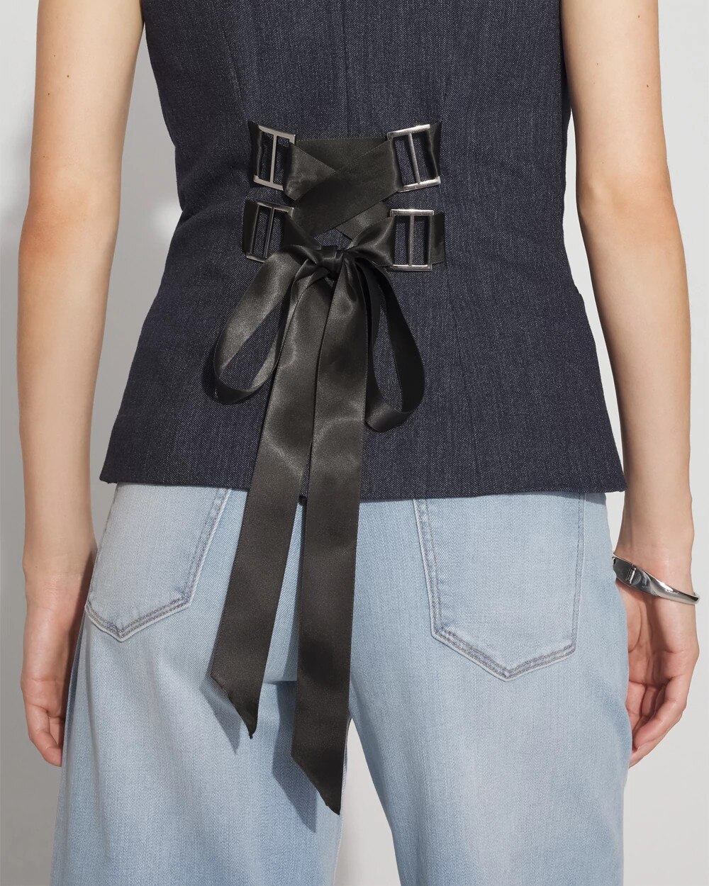 WHBM_SL20Barcelona20Vnk20Vest_570393362_BLU006648_OF_ALT202-1.jpeg
