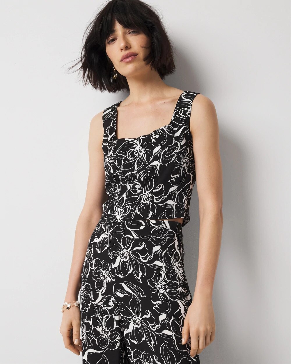 WHBM_SL20Corset20Detail20Top_570386124_BLK006662_OF_MAIN-1.jpeg