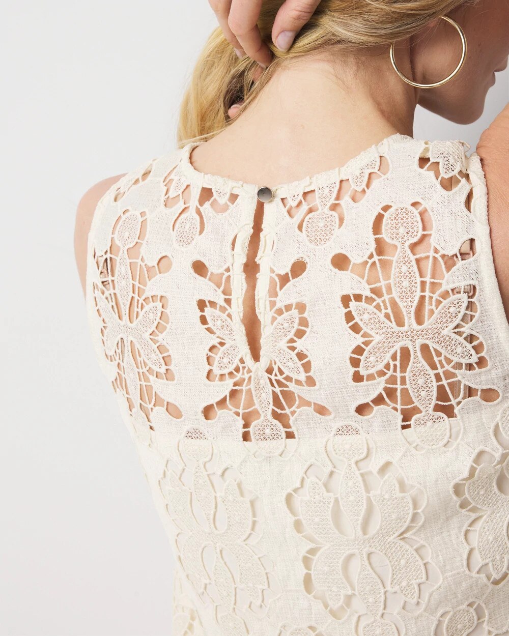 WHBM_SL20Lace20Top_570392566_WHT006744_OF_ALT202.jpeg