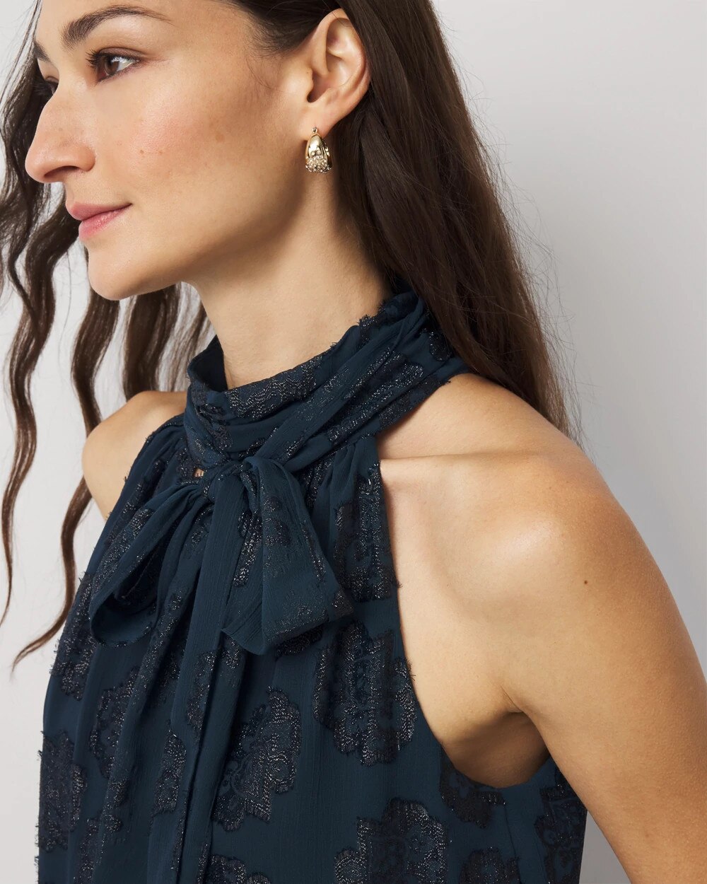 WHBM_SL20Tie20Nk20Floral20Clip_570400969_BLU002099_OF_ALT202-1.jpeg