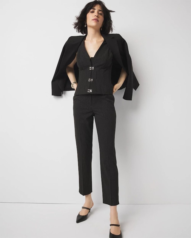 WHBM_SL20Vnk20Hook20Vest_570388670_BLK006757_OF_ALT201.jpeg