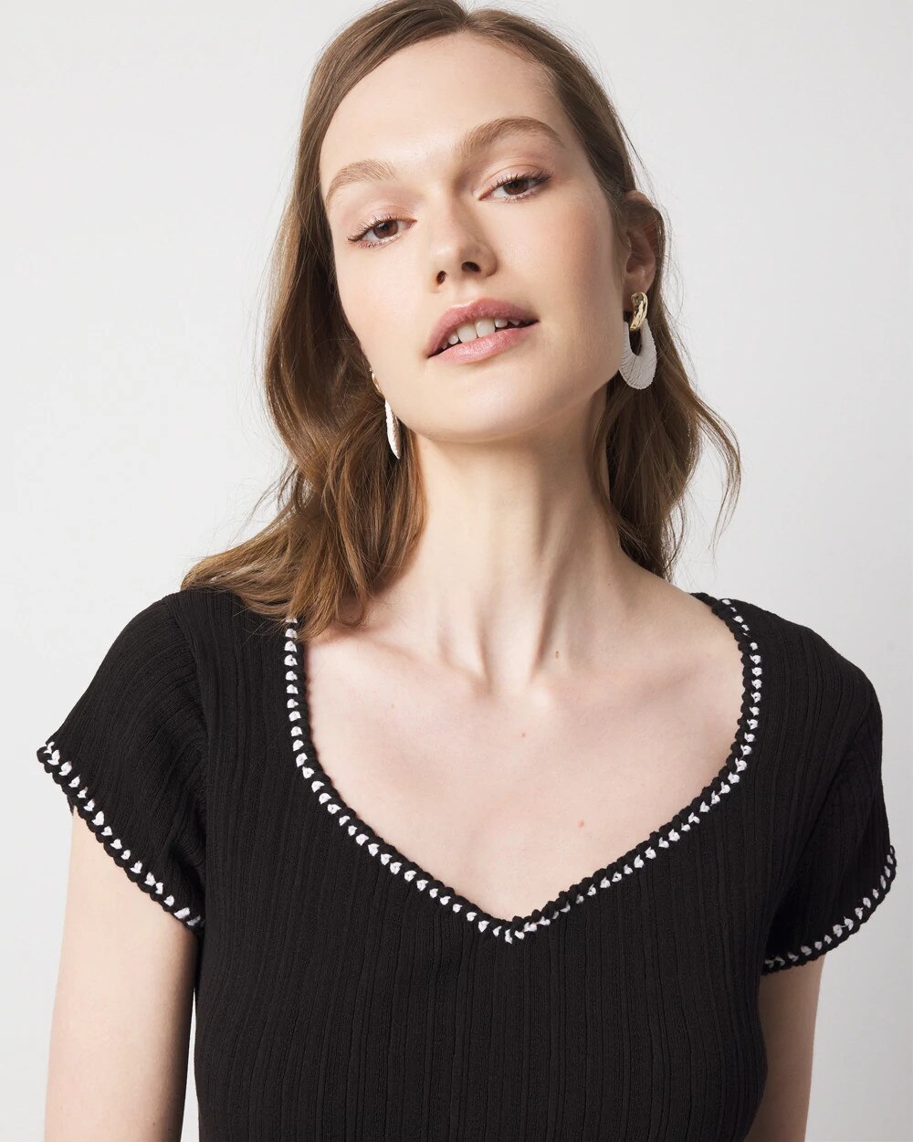 WHBM_SS20Contrast20Sweater20Midi_570391952_BLK000001_OF_ALT202.jpeg