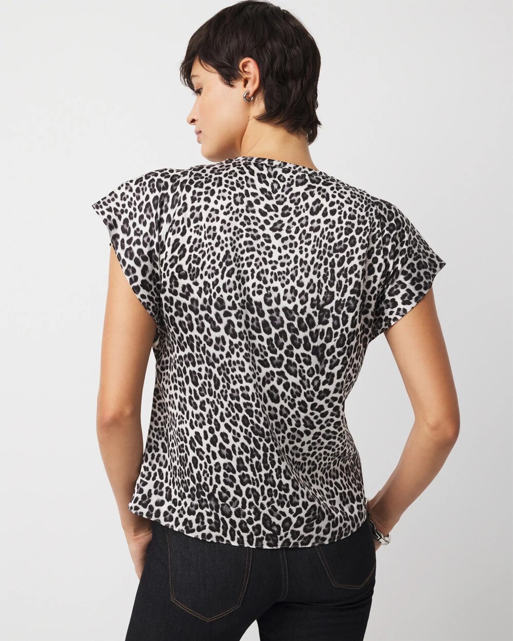 WHBM_SS20Seamed20Flttr20Slv20Satin_570400996_BLK007227_OF_ALT203.jpeg