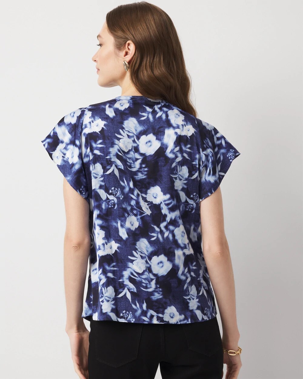 WHBM_SS20Seamed20Flttr20Slv20Shell_570403481_IVO007232_OF_ALT203.jpeg