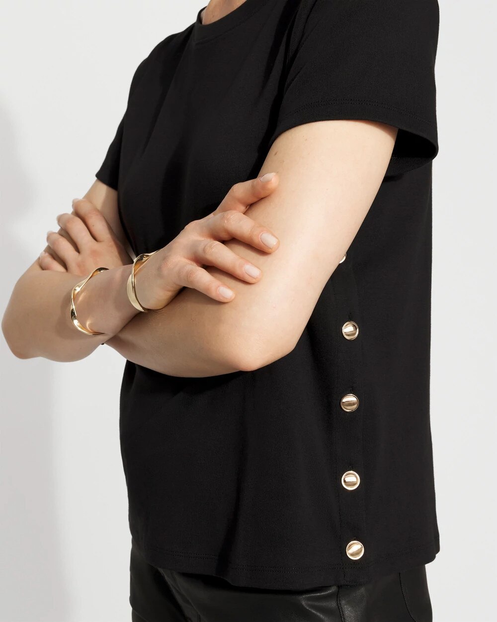 WHBM_SS20Side20Button20Tee_570401581_BLK000001_OF_ALT202.jpeg