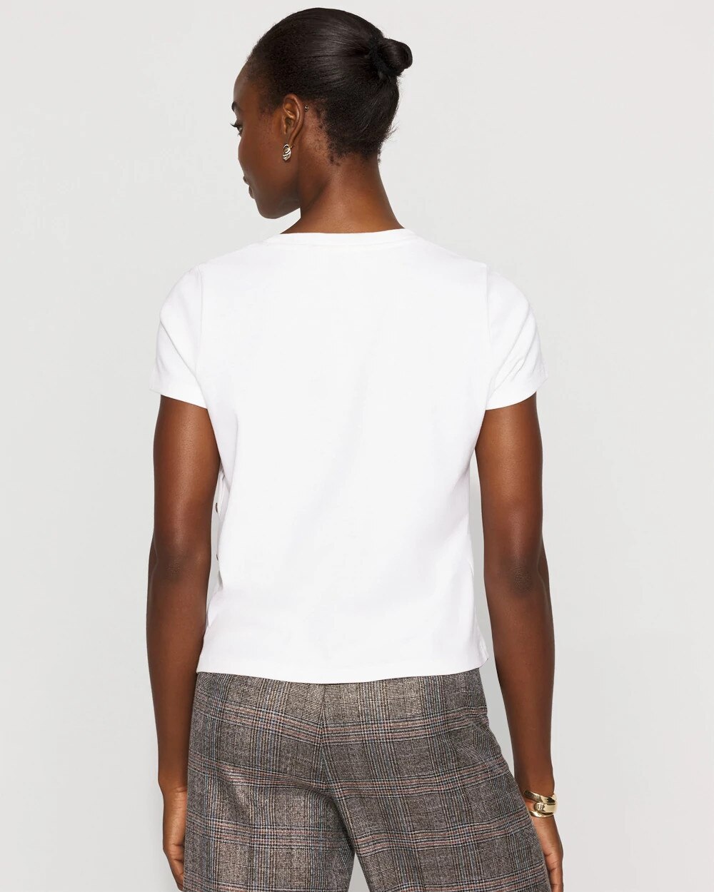 WHBM_SS20Side20Button20Tee_570401583_WHT000100_OF_ALT203.jpeg