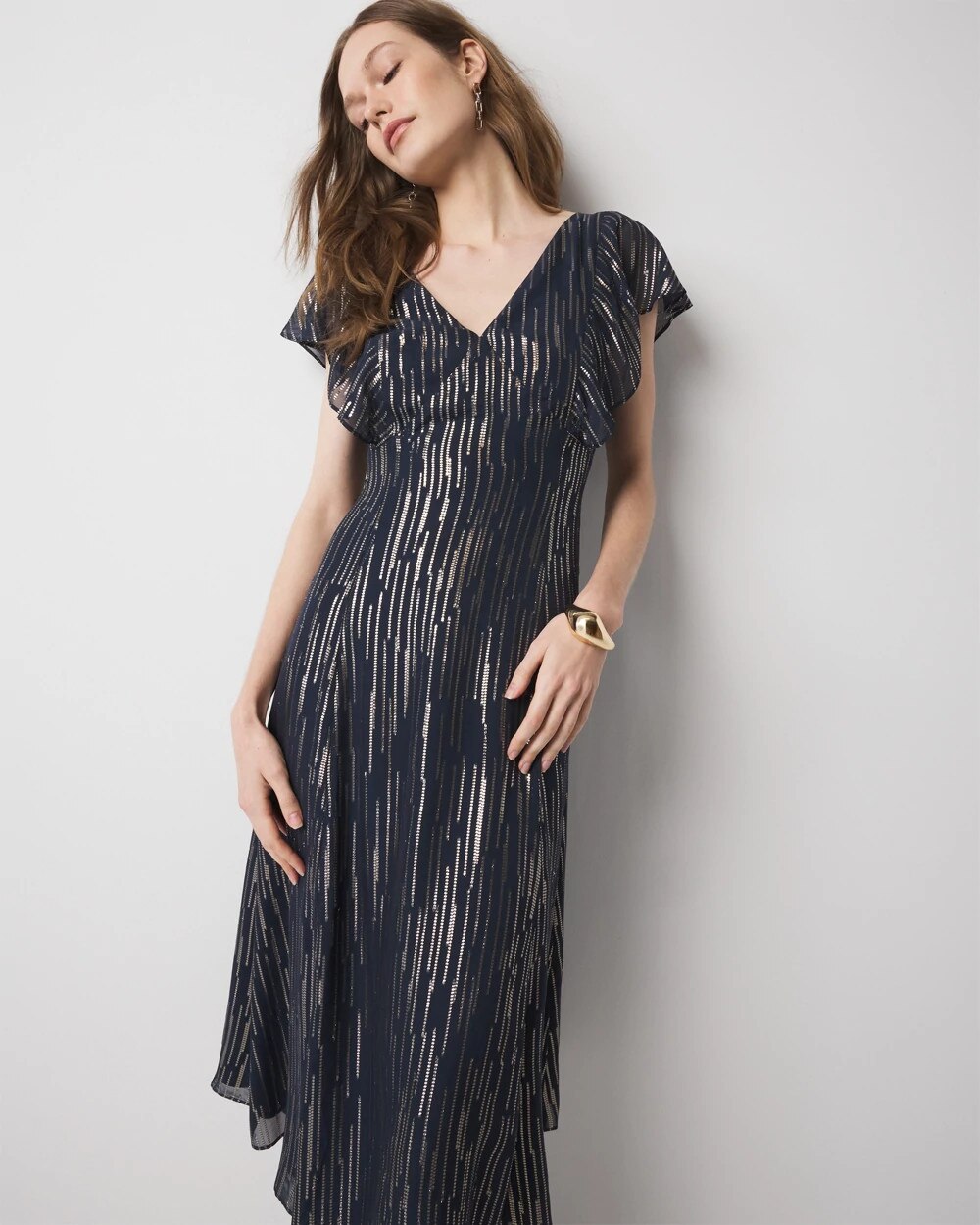 WHBM_SS20Vnk20Midi20w20Clip_570391953_BLU001526_OF_ALT201.jpeg