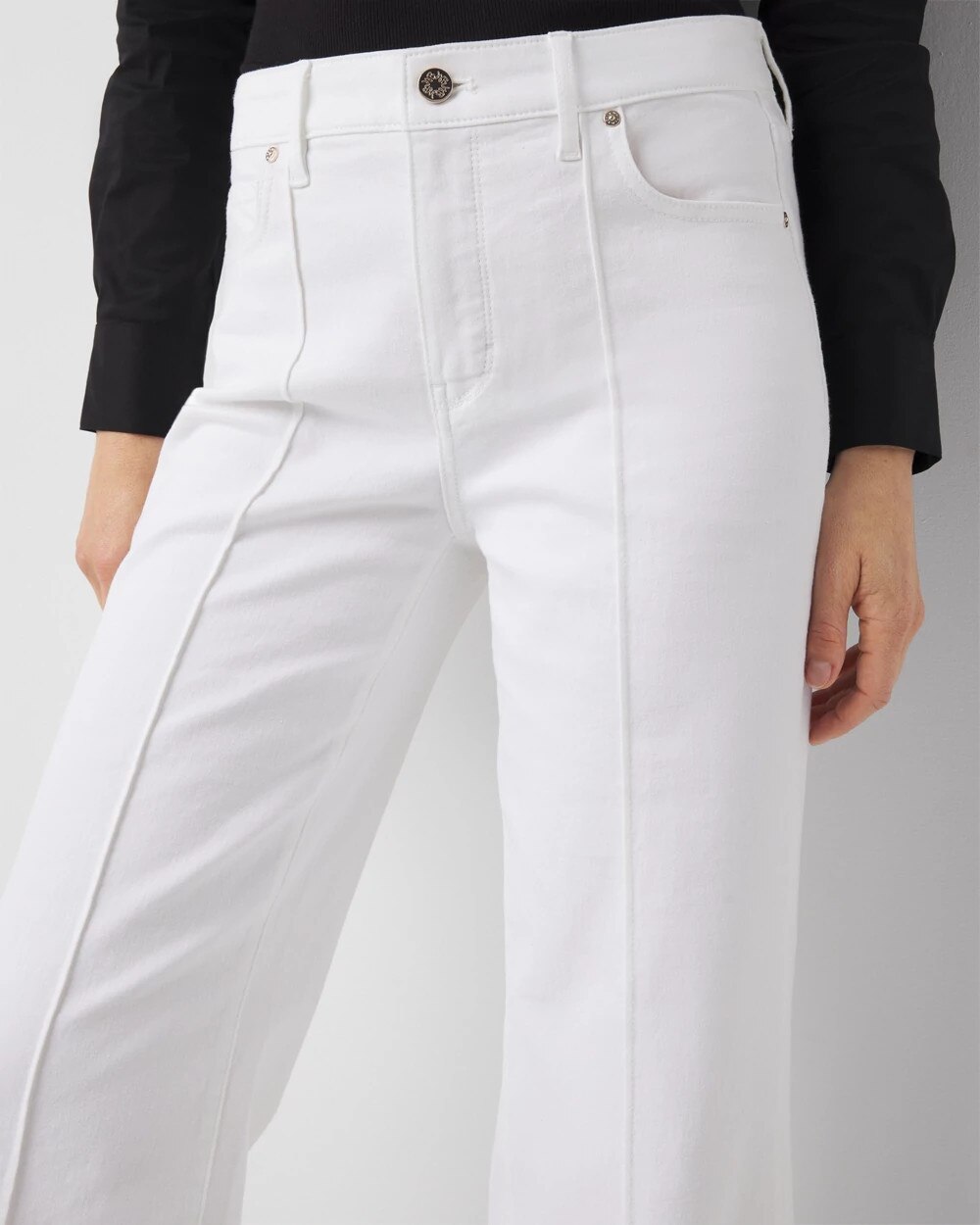 WHBM_Seamed20Wide20Leg20Crop_570380084_WHT000100_OF_ALT202.jpeg