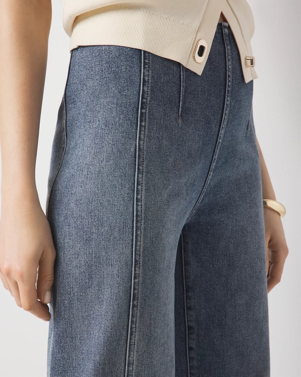 WHBM_Seamed20Wide20Leg20Crop_570389028_BLU006770_OF_ALT202.jpeg