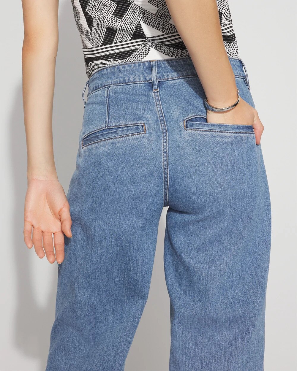 WHBM_Self20Belt20Pleatd20Wide20Leg_570392434_BLU006585_OF_ALT202.jpeg