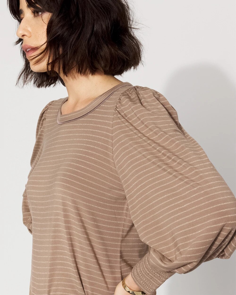 WHBM_Smocked20Cuff20LS20Tee_570395325_BLK007023_OF_ALT202.jpeg