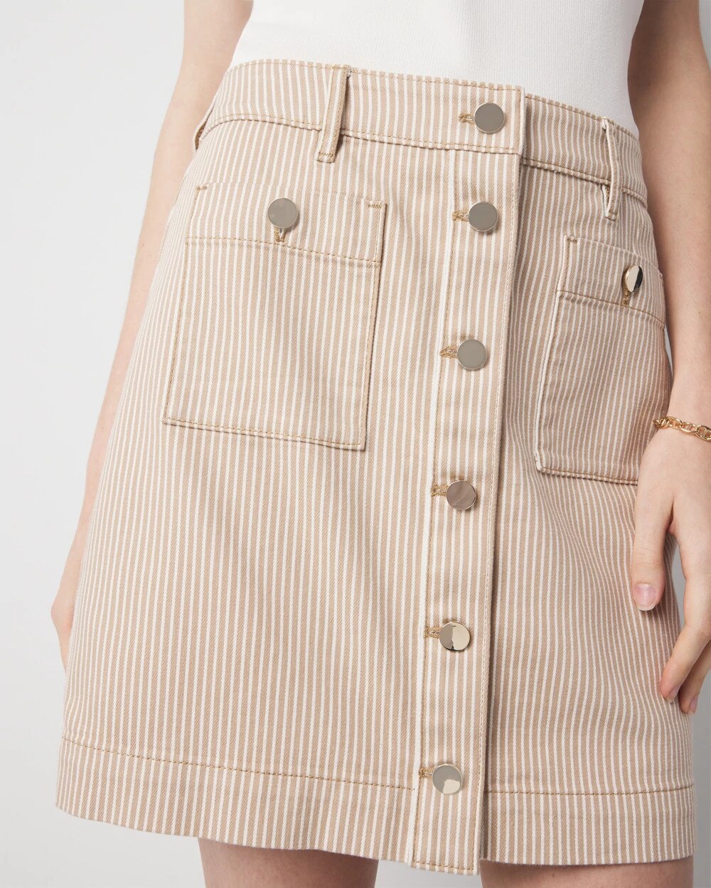 WHBM_Stripe20Patch20Pocket20Skirt_570391890_NEU006781_OF_ALT202.jpeg