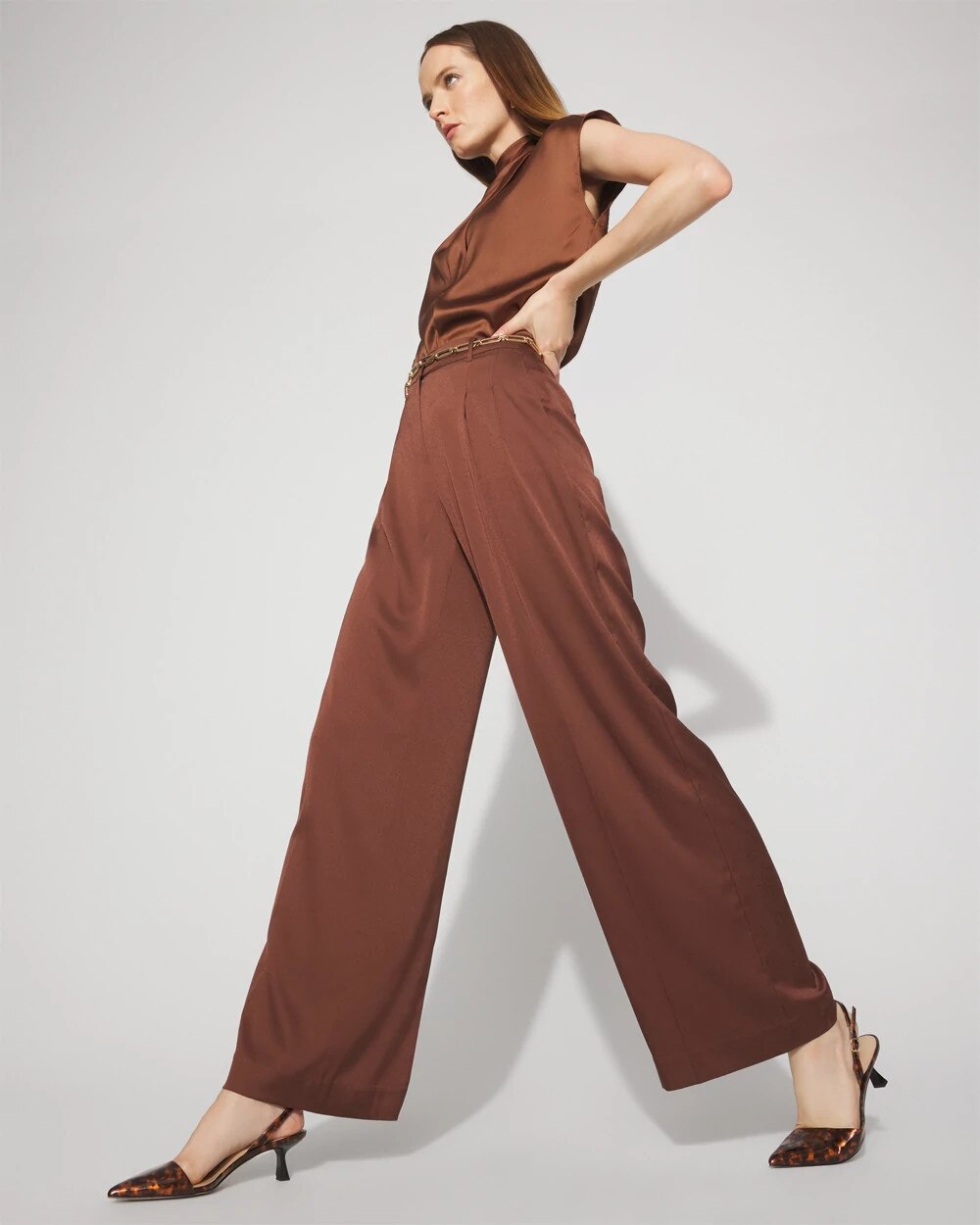 WHBM_Textured20Pleated20Wide20Leg_570394357_BRN007072_OF_ALT203.jpeg