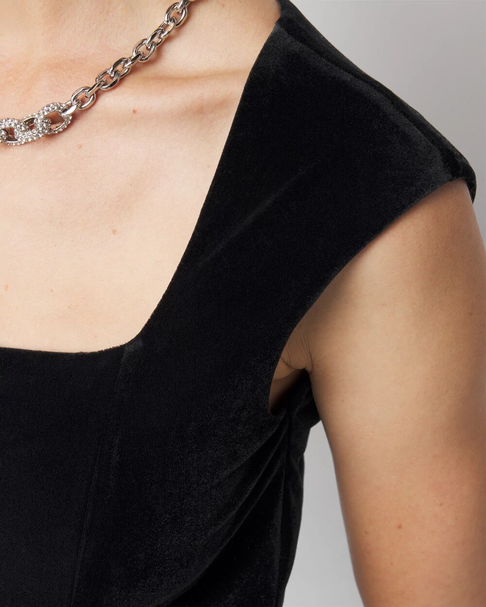 WHBM_Velvet20Cap20Slv20Top_570377488_BLK000001_OF_ALT202.jpeg