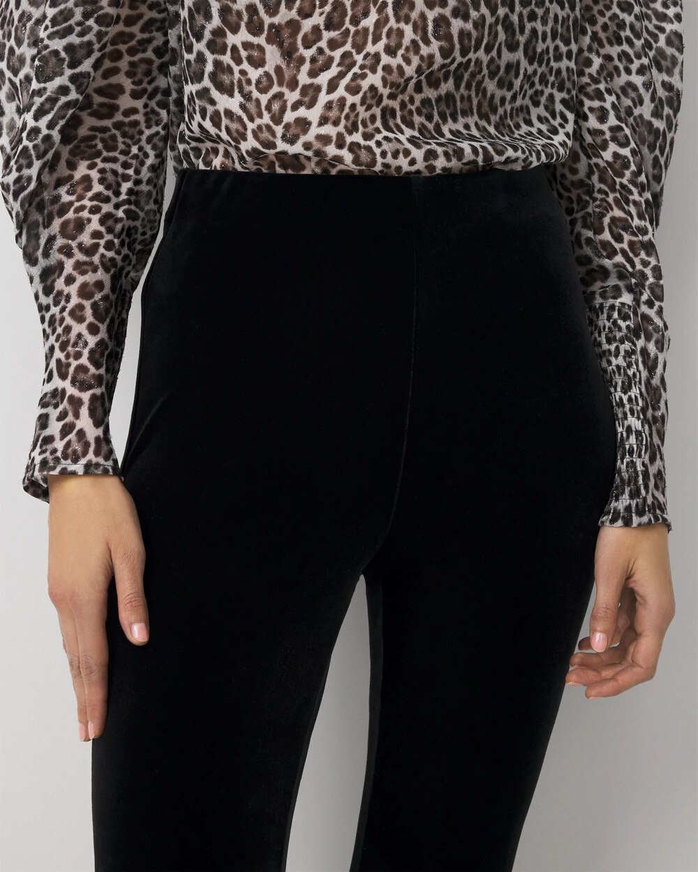 WHBM_Velvet20Legging_570399603_BLK000001_OF_ALT202.jpeg