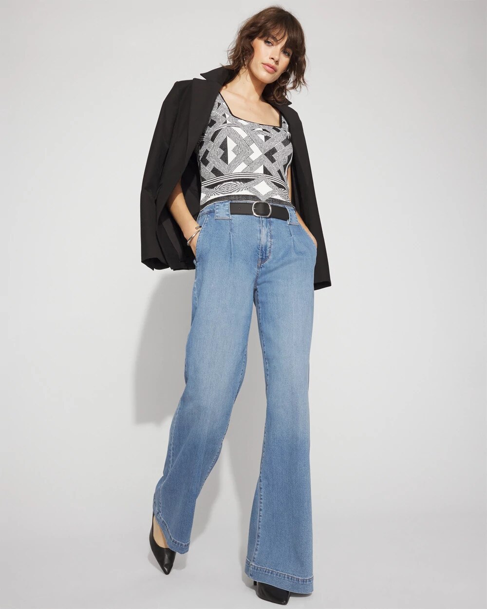 WHBM_WHBMFORME20BW20Cap20Slv20Tank_570394041_IVO007071_OF_ALT201-1.jpeg