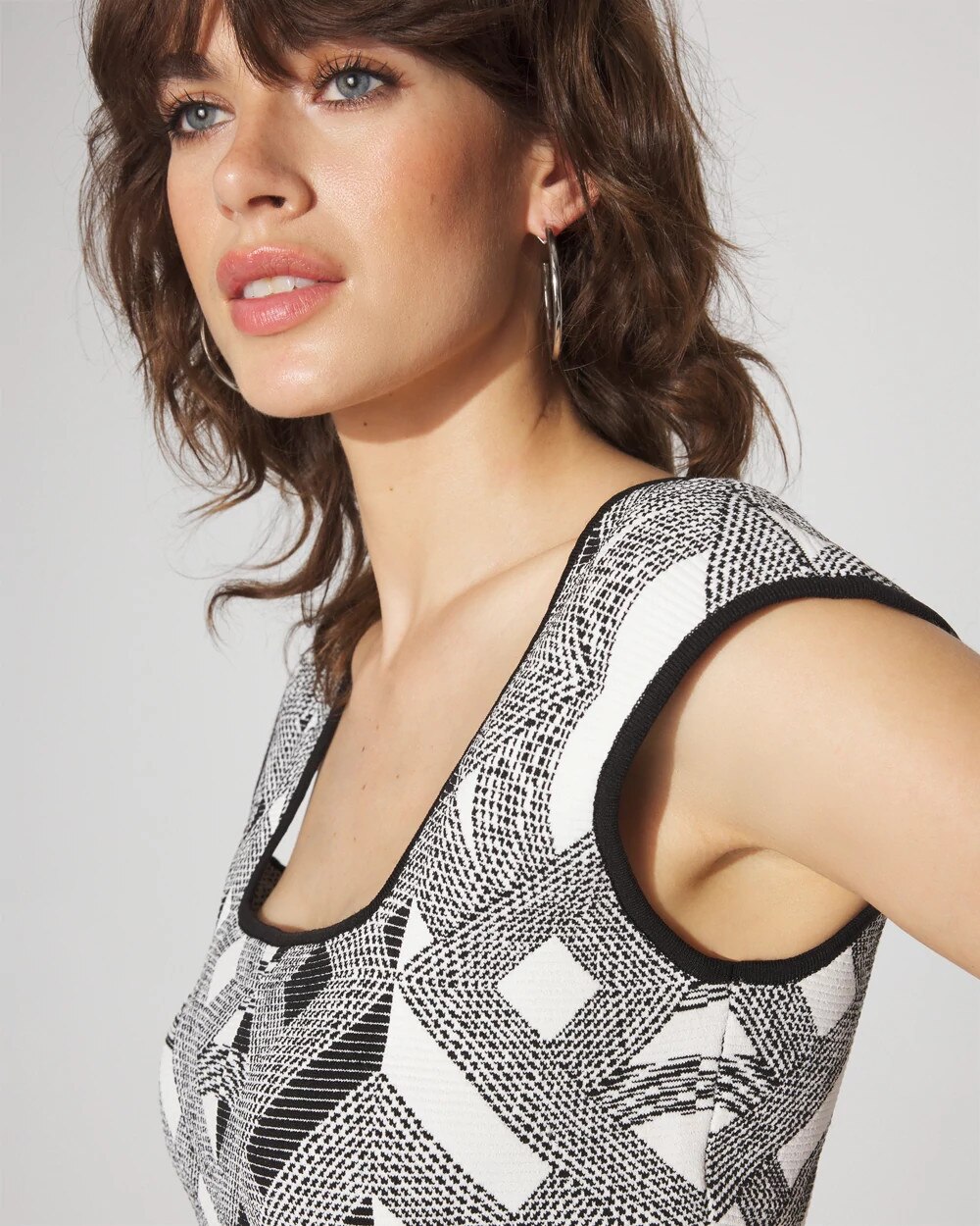 WHBM_WHBMFORME20BW20Cap20Slv20Tank_570394041_IVO007071_OF_ALT202-1.jpeg