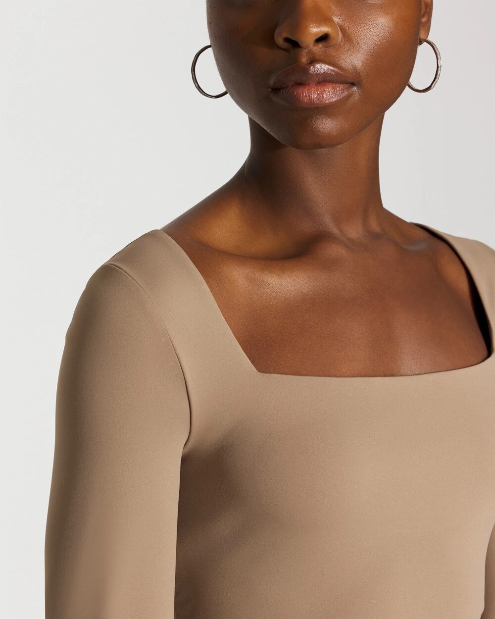 WHBM_WHBMFORME20Hvy20LS20Sq20Nk_570396845_BRN006837_OF_ALT202.jpeg