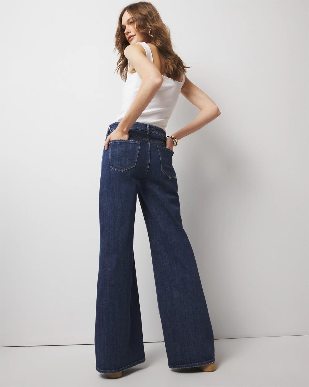 WHBM_Wide20Leg20520Pocket_570382683_BLU006653_OF_ALT201.jpeg