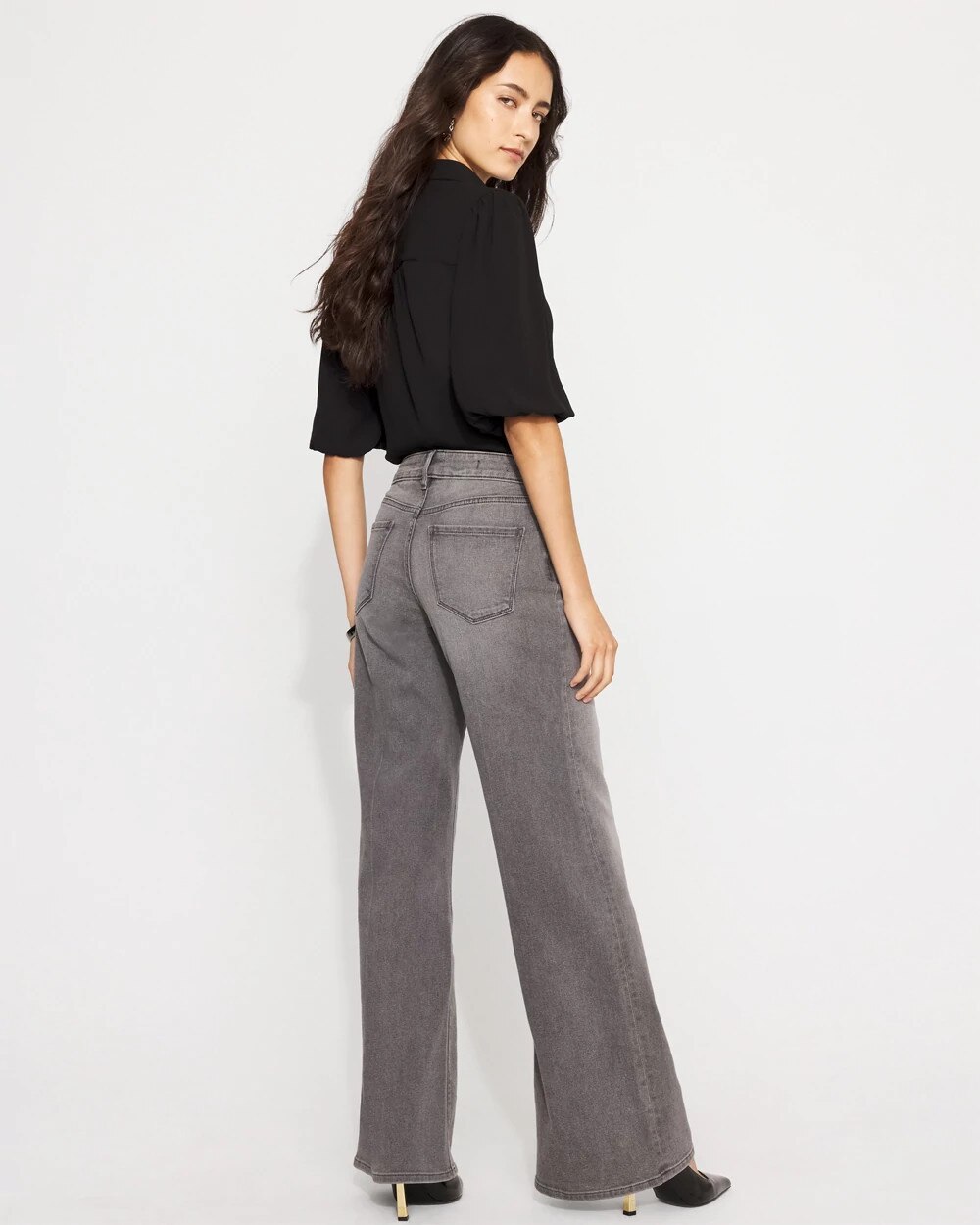 WHBM_Wide20Leg20520Pocket_570400550_GRY007237_OF_ALT201.jpeg