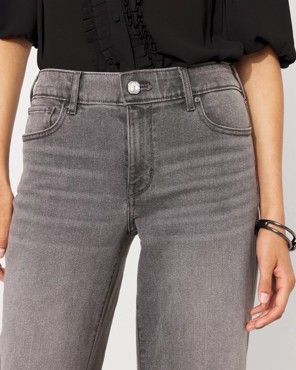 WHBM_Wide20Leg20520Pocket_570400550_GRY007237_OF_ALT202.jpeg