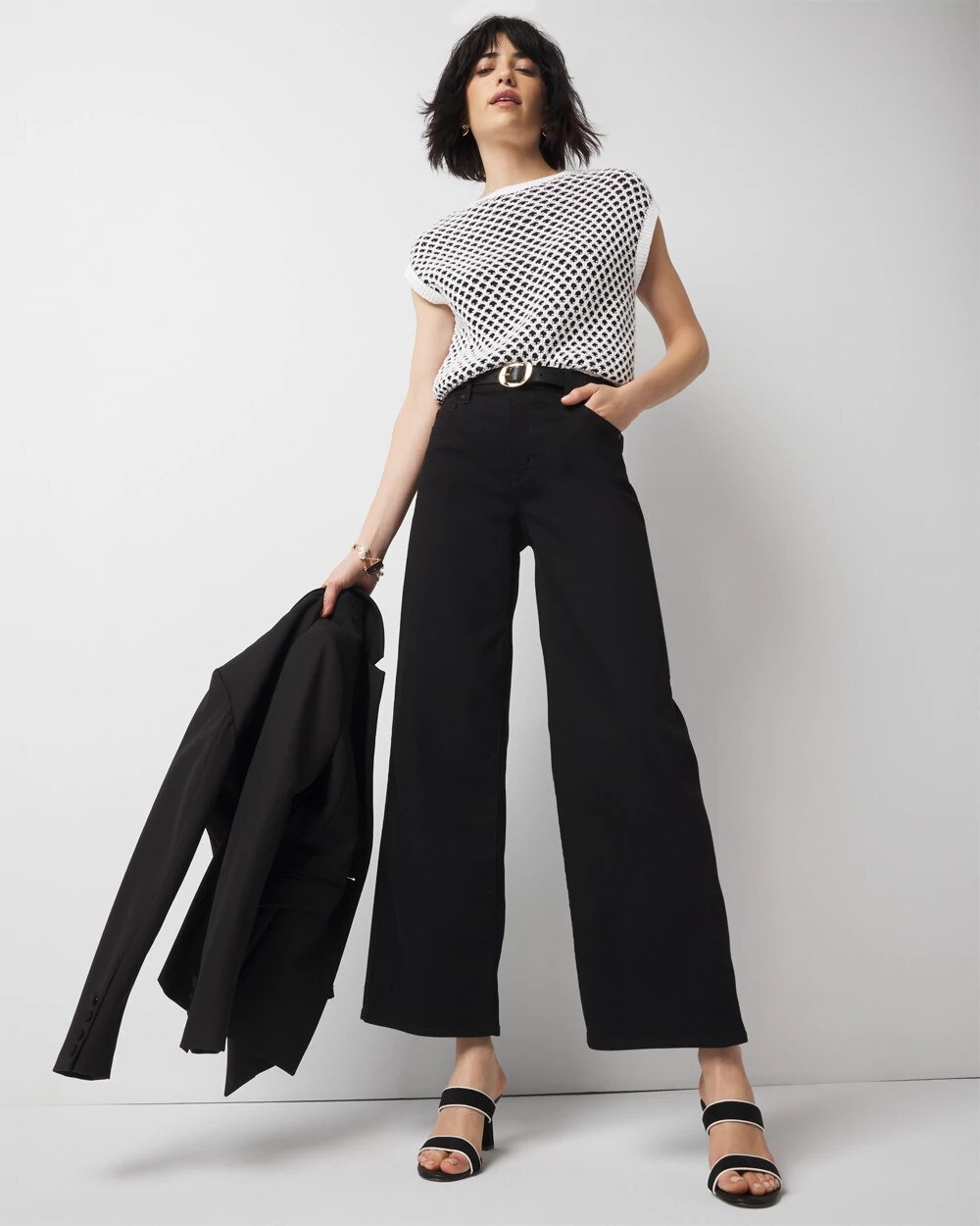 WHBM_Wide20Leg20Crop20520Pocket_570386802_BLK004767_OF_ALT203.jpeg